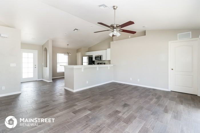 1713 Northwest 12th Street - Photo 3 of 16