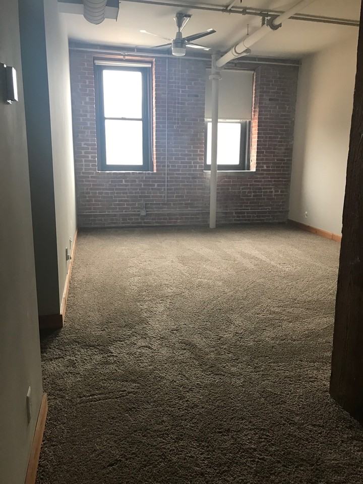 213 Delaware Street #505