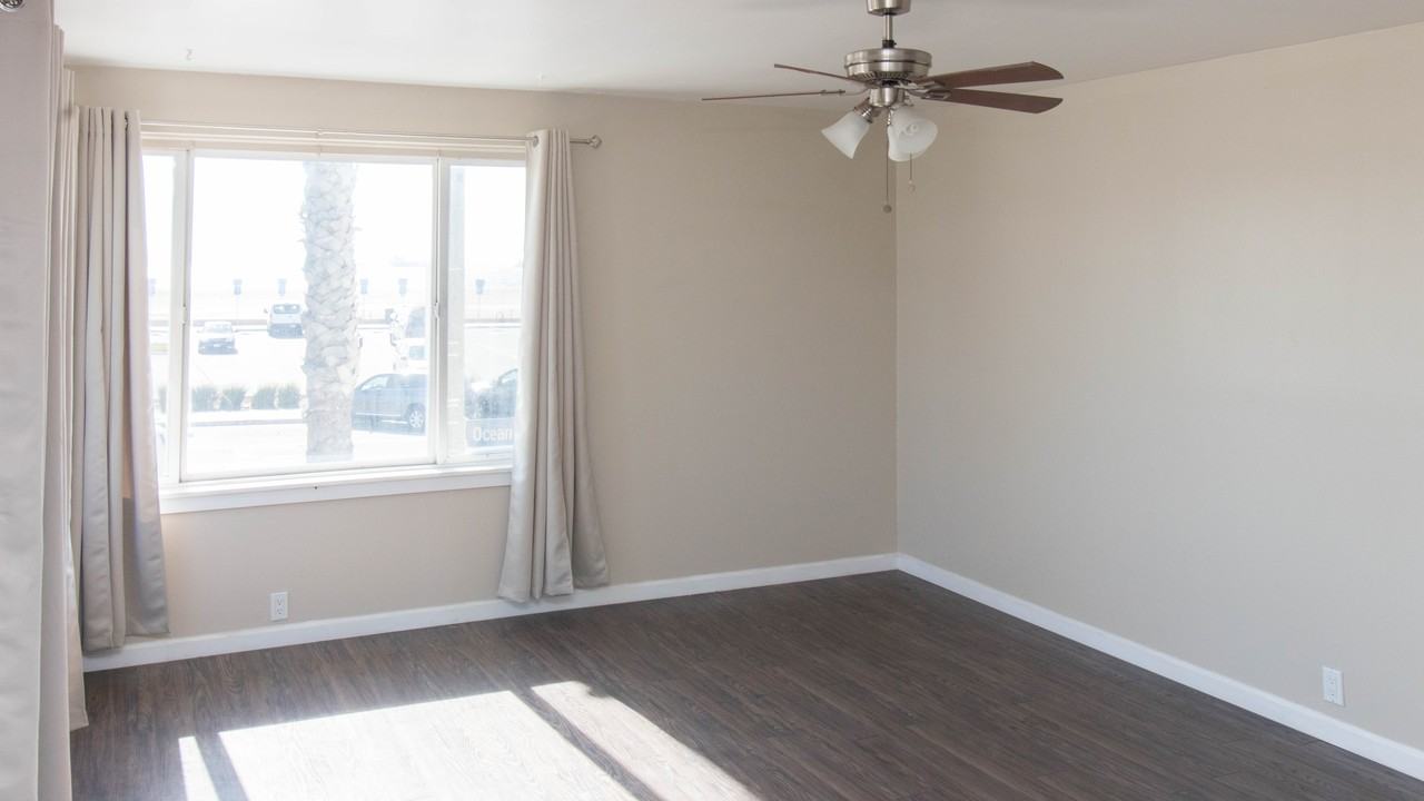 7 54th Pl, Long Beach, CA 90803, USA 54th Place #7C - Photo 3 of 16