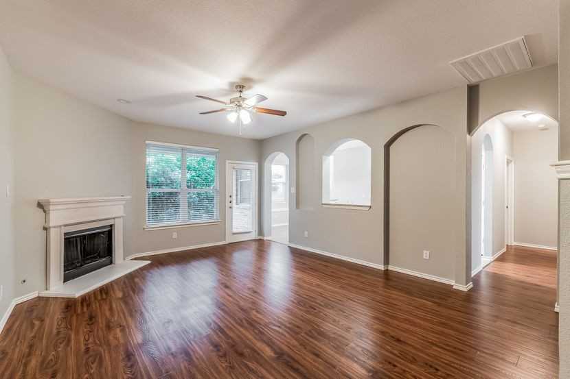 8749 Lariat Cir - Photo 3 of 19