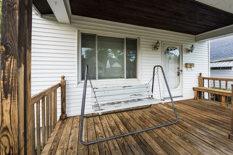 1926 Waltham Ave - Photo 3 of 17