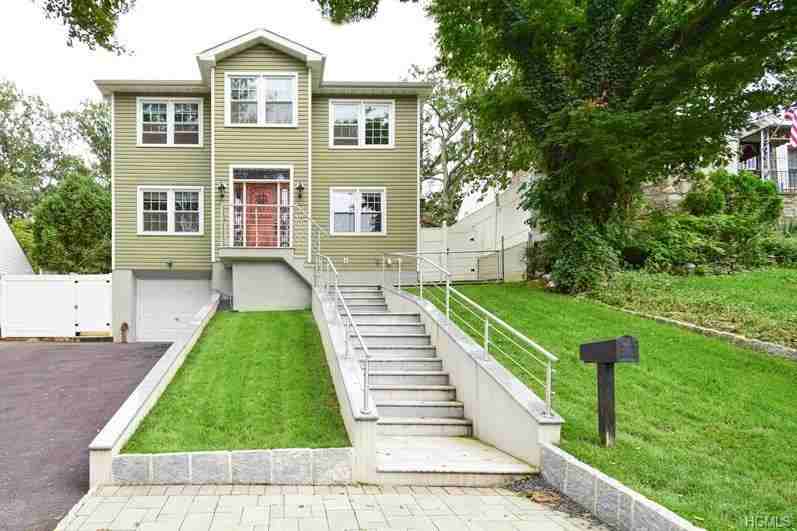 22 Gramercy Ave - Photo 2 of 24