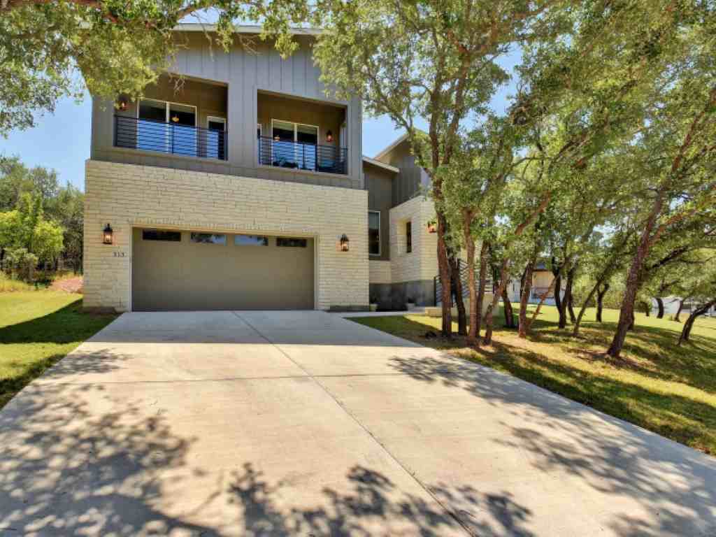 313 Cowal Dr S - Photo 2 of 39