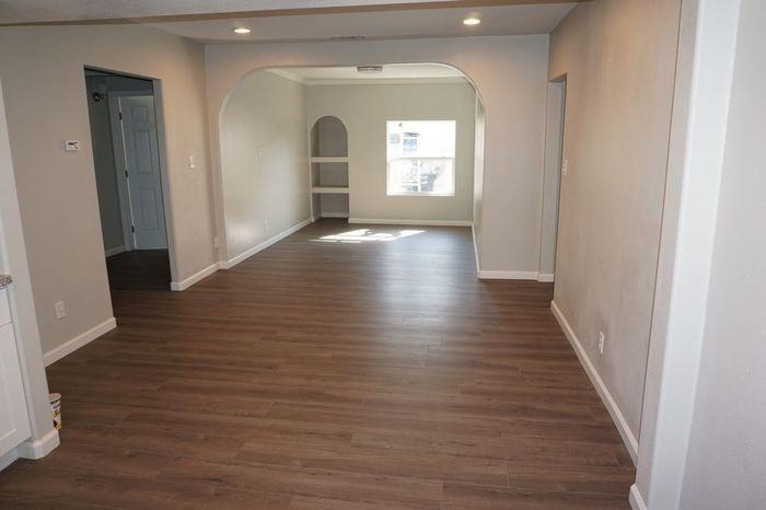 2507 7th St - Photo 3 of 14