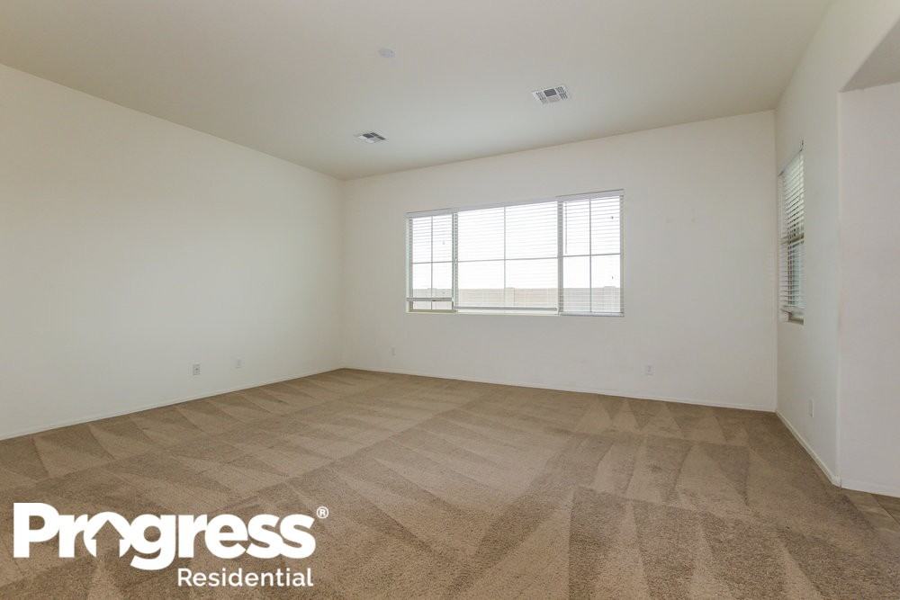 18535 W Oregon Ave - Photo 3 of 16