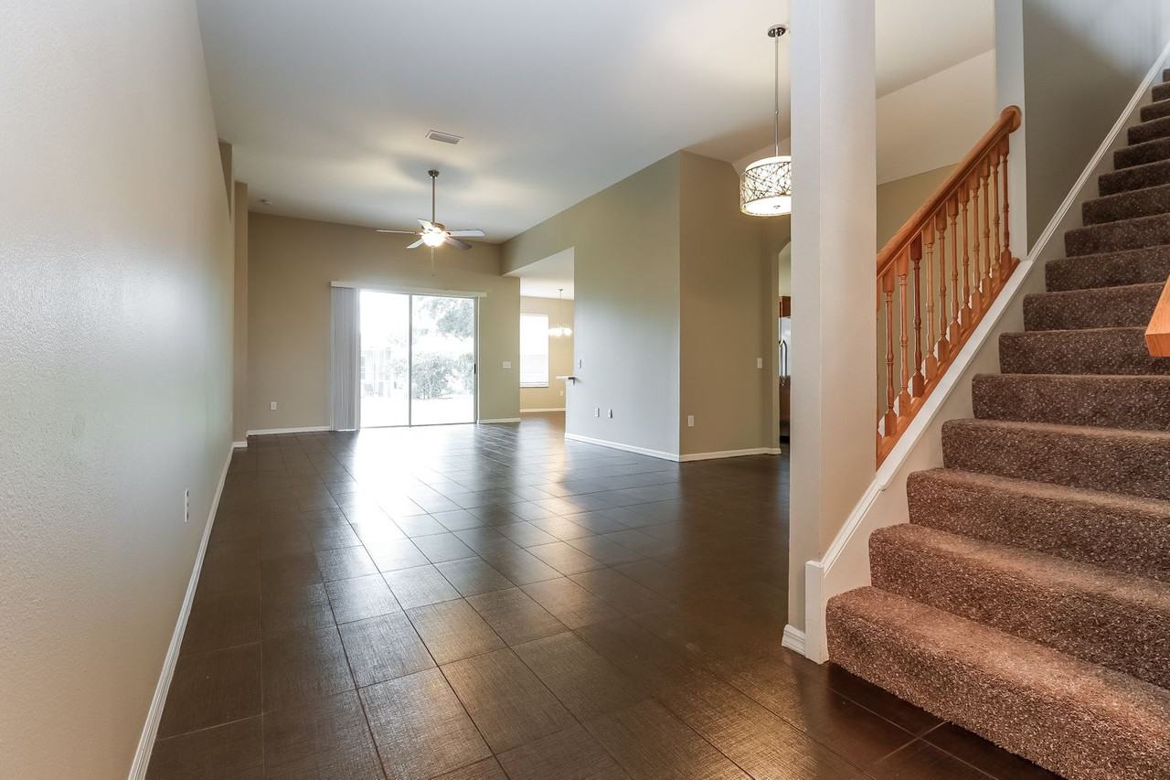 1729 Winsloe Dr - Photo 2 of 20