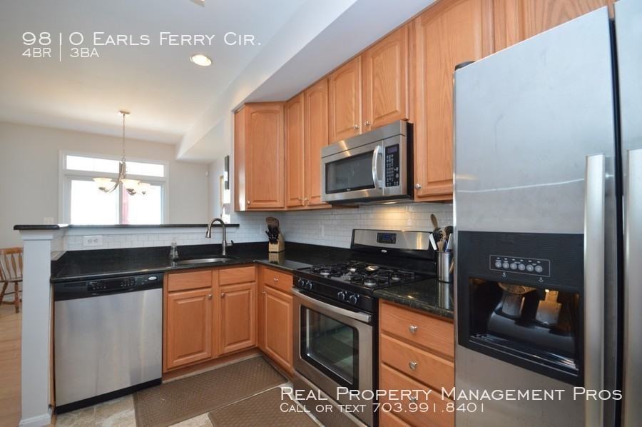 9810 Earls Ferry Cir - Photo 3 of 22