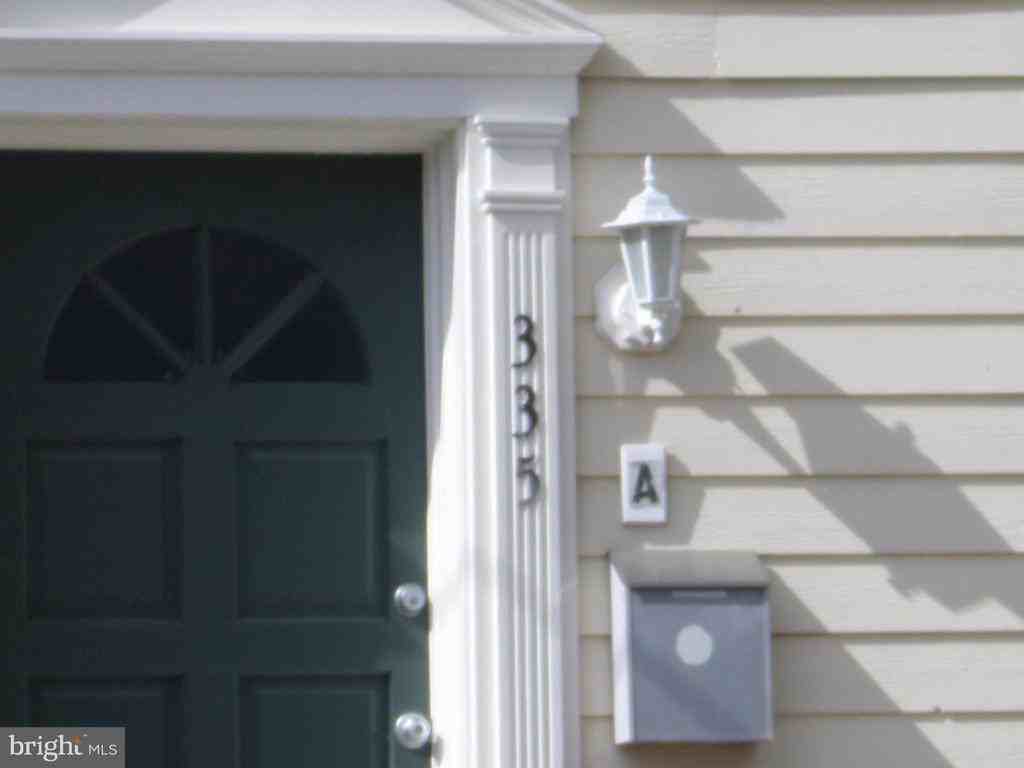 201 E Patrick St - Photo 3 of 43