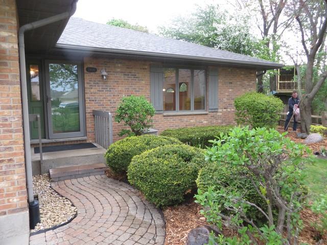 3400 Meadow Crest Cir - Photo 2 of 13