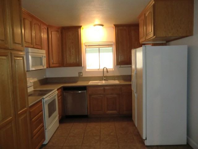 12461 Reed Ave - Photo 3 of 14