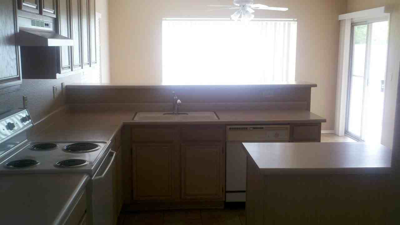 6822 W Louise Dr - Photo 2 of 11