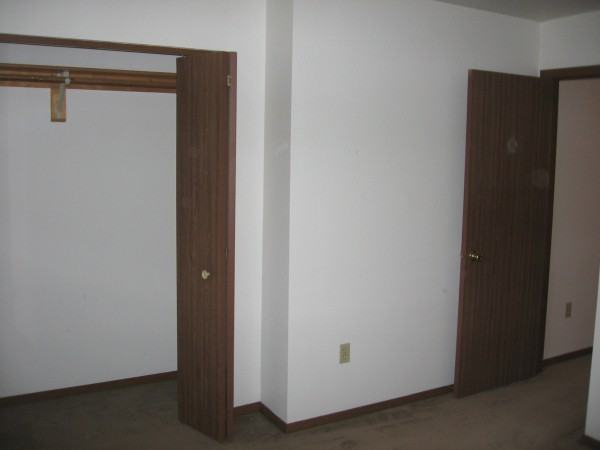 630 W King St - Photo 2 of 5
