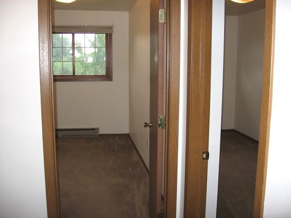 630 W King St - Photo 3 of 5