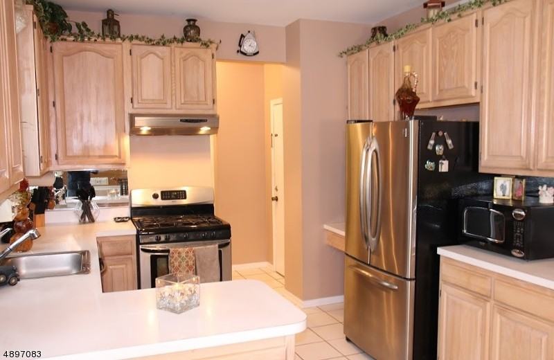 7 Eger Ln - Photo 2 of 11