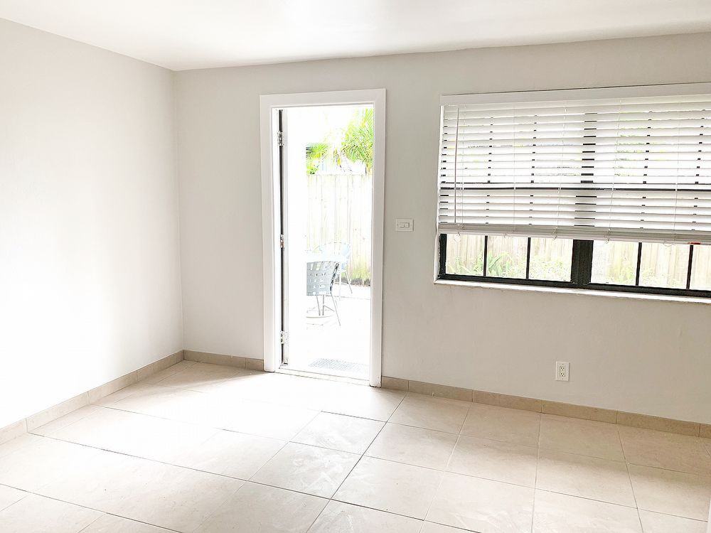 1240 NE 12th Ave - Photo 2 of 17