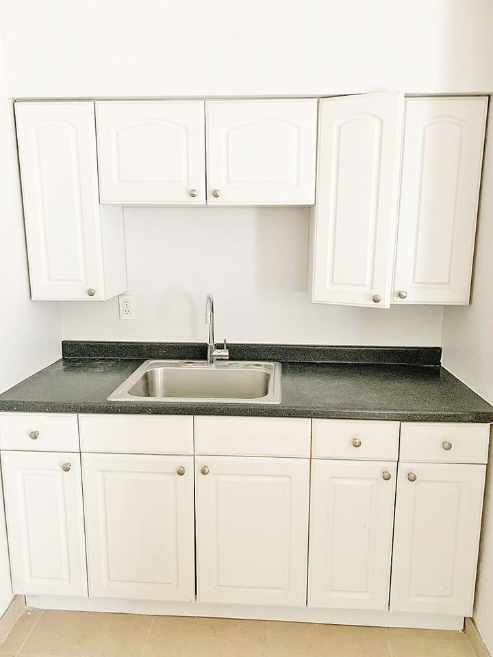 1240 NE 12th Ave - Photo 3 of 17