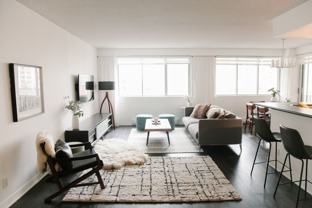 Rue Drummond & Avenue du Docteur-Penfield #306 - Photo 1 of 1