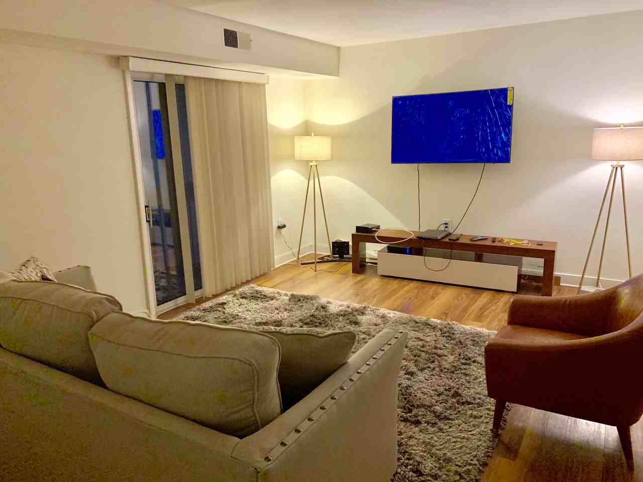 505 N Howard St - Photo 3 of 9