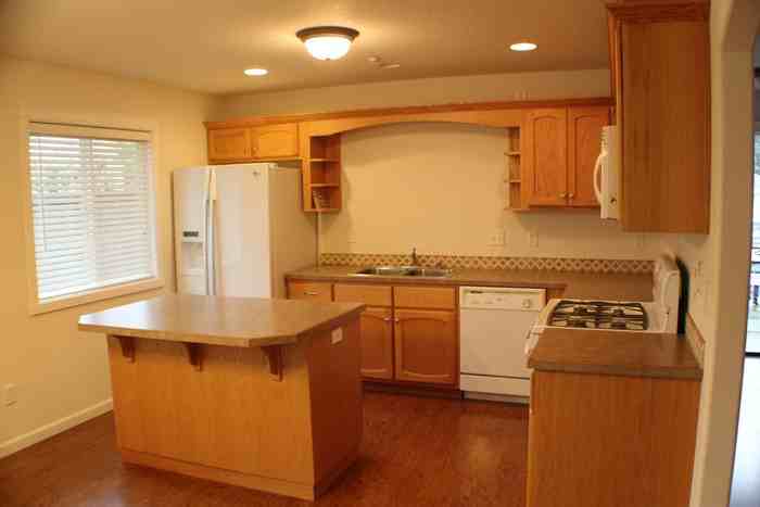 5109 NE 48th St - Photo 3 of 17