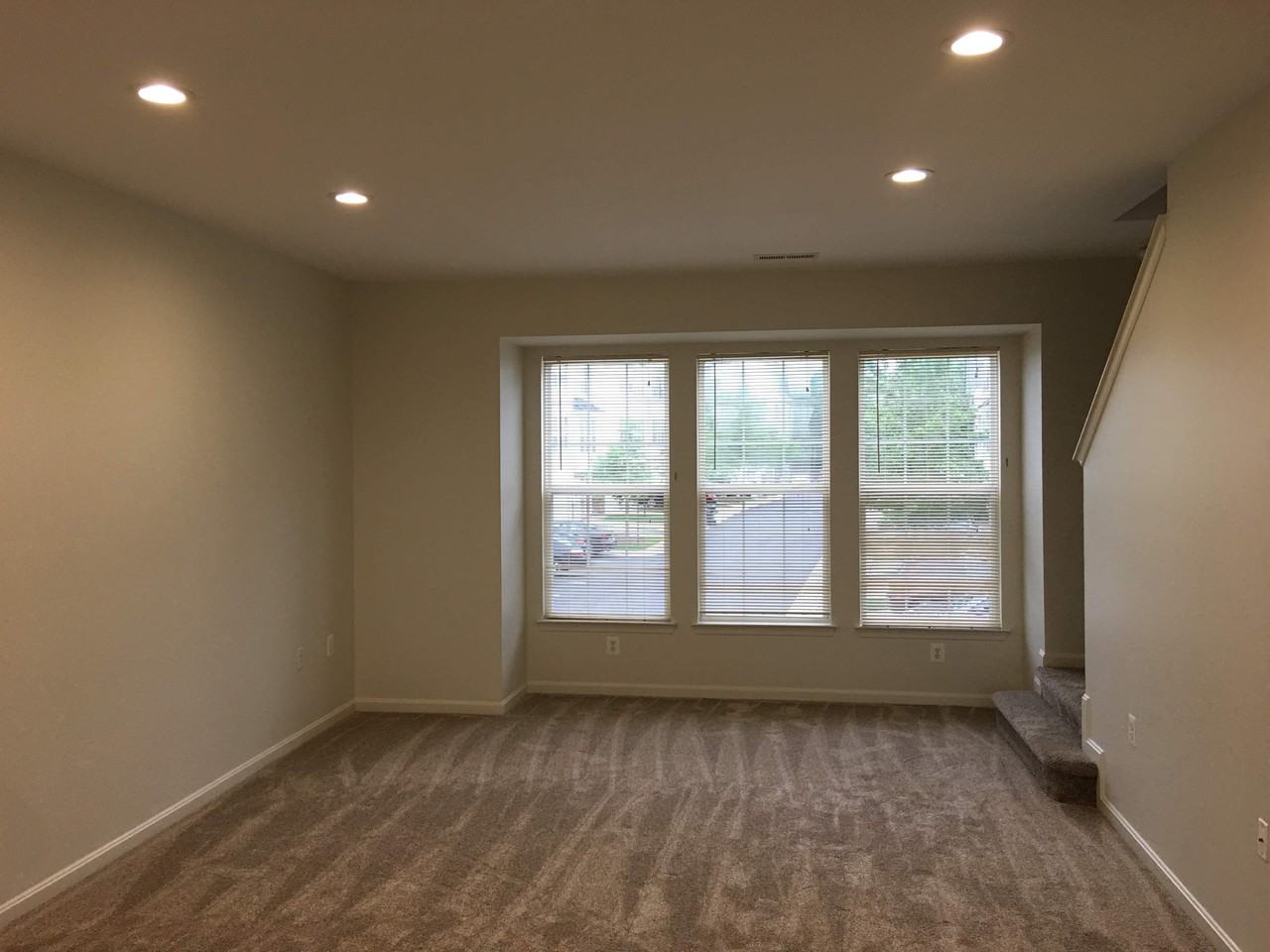 22976 Fontwell Square - Photo 3 of 7
