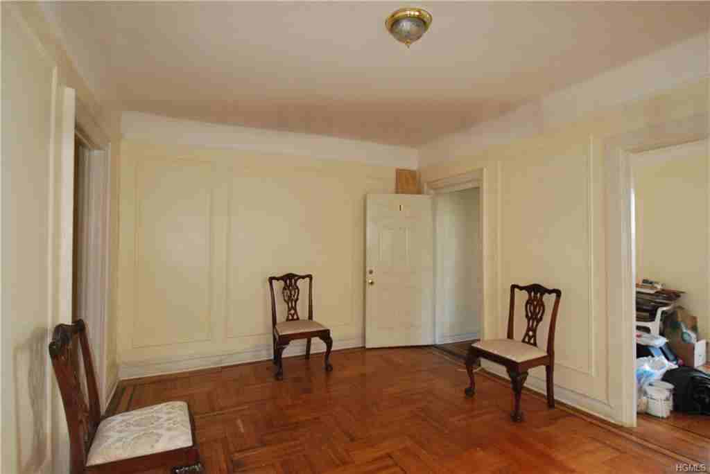 2510 Webb Ave - Photo 3 of 6