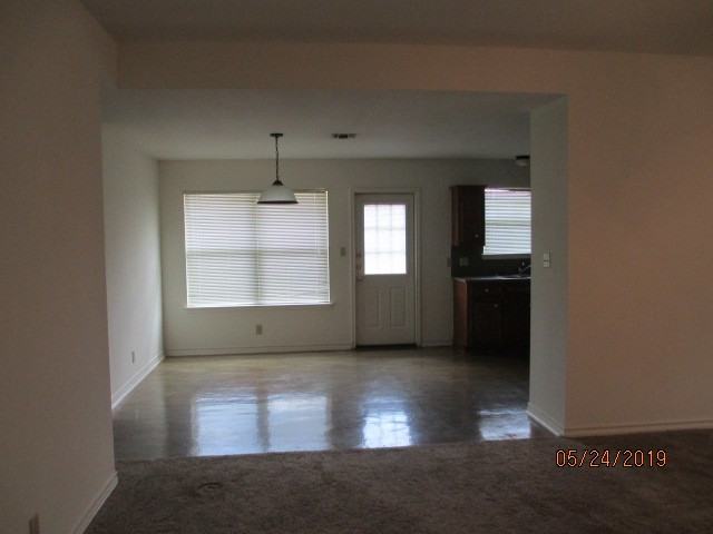 105 Evan Cir - Photo 3 of 10