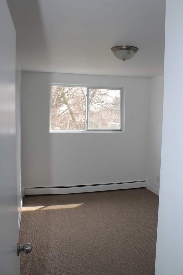 67 Avenue Road - Photo 2 of 2