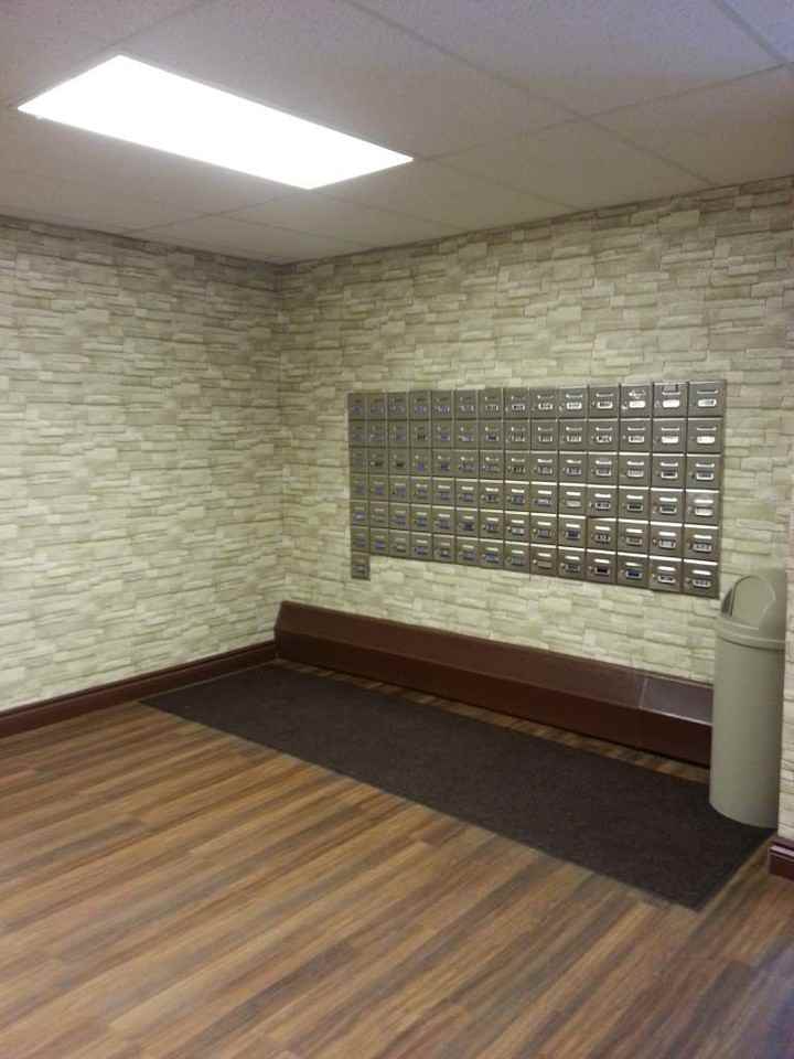 900 Glen St. - Photo 3 of 3