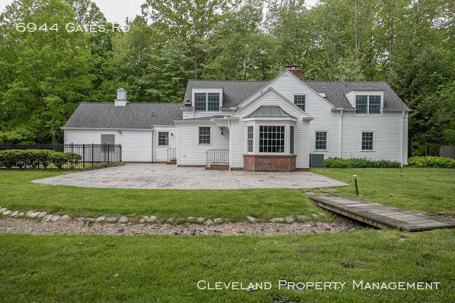 6944 Gates Rd - Photo 2 of 50