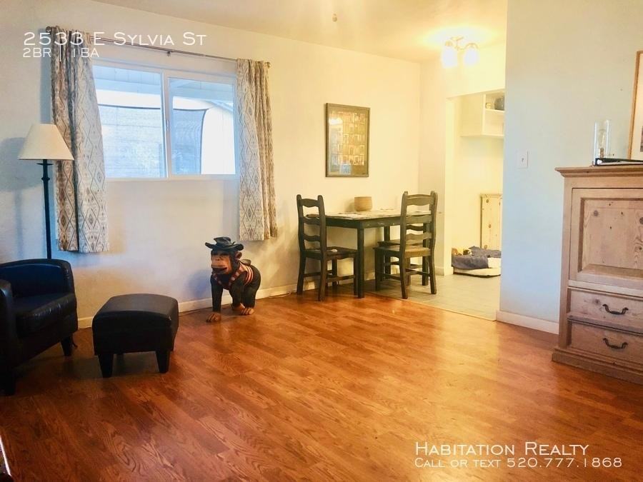 2533 E Sylvia St - Photo 2 of 10