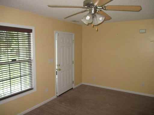 101 Barrington Ct - Photo 3 of 22