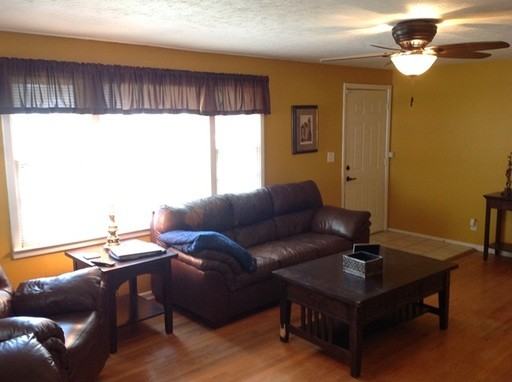 806 Ewing Rd - Photo 3 of 26