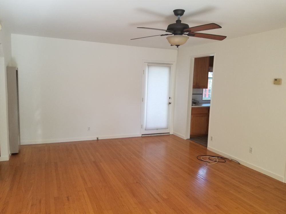 2366 Meyers Dr - Photo 2 of 18