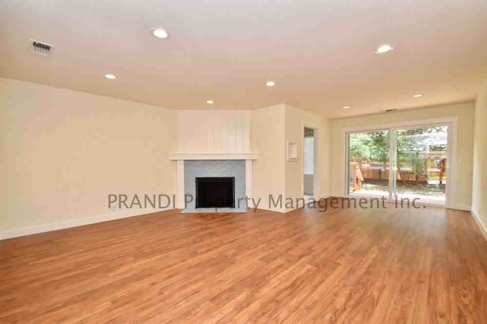 1630 Hill Rd - Photo 3 of 14