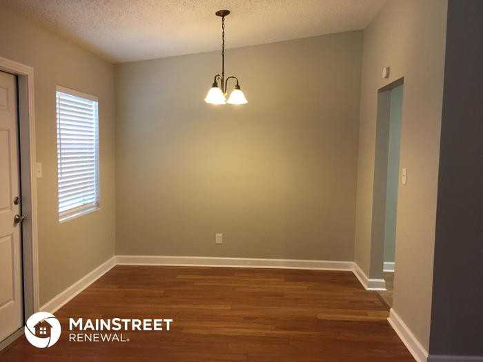 135 N Lakewood Cir - Photo 3 of 14