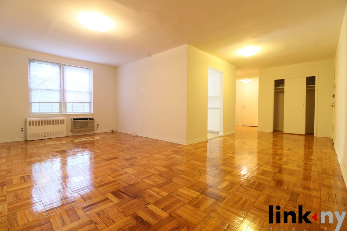 1180 Midland Ave #2J