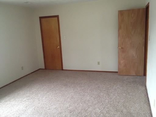 355 Grant Cir - Photo 2 of 6