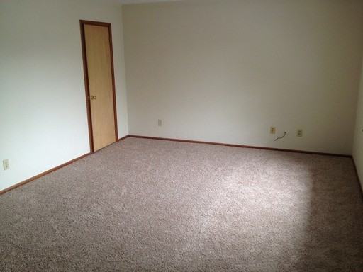 355 Grant Cir - Photo 3 of 6