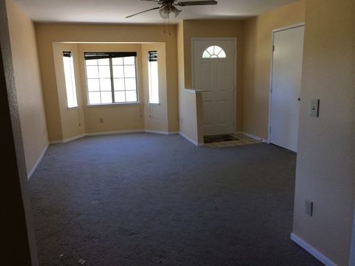 498 Sunlight Dr - Photo 2 of 14