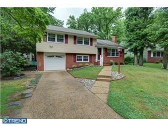 1213 Oakwood Rd - Photo 2 of 17