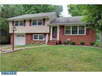 1213 Oakwood Rd - Photo 3 of 17