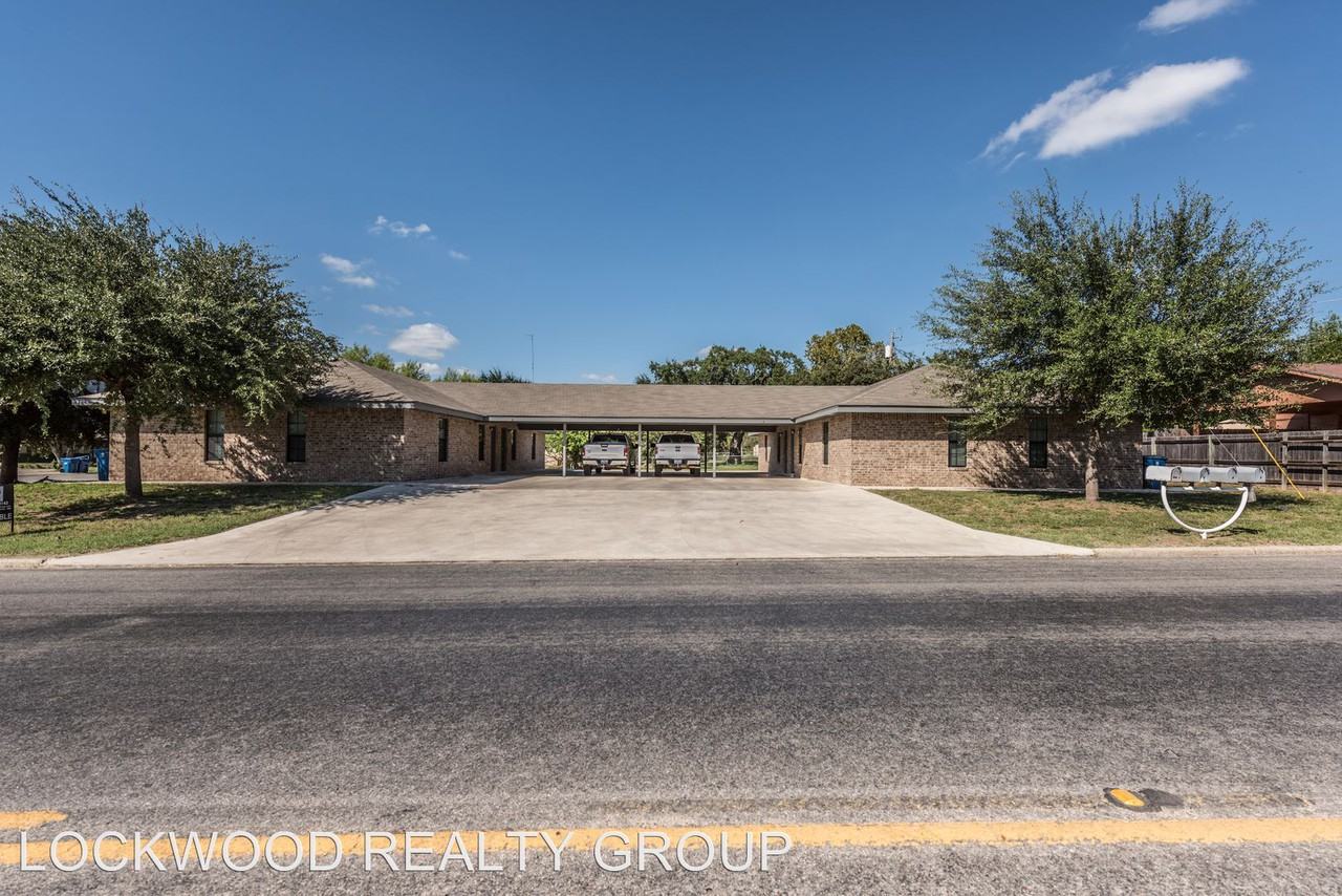 1324 W GOODWIN ST - Photo 2 of 12