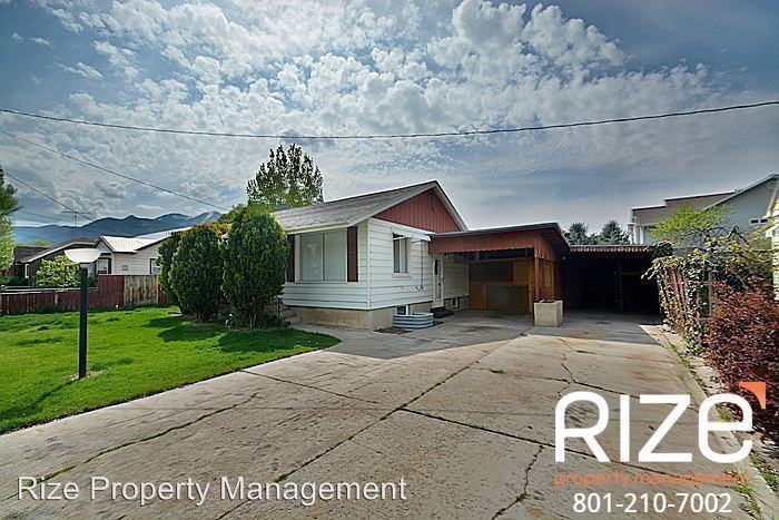 337 13th St - Photo 2 of 20