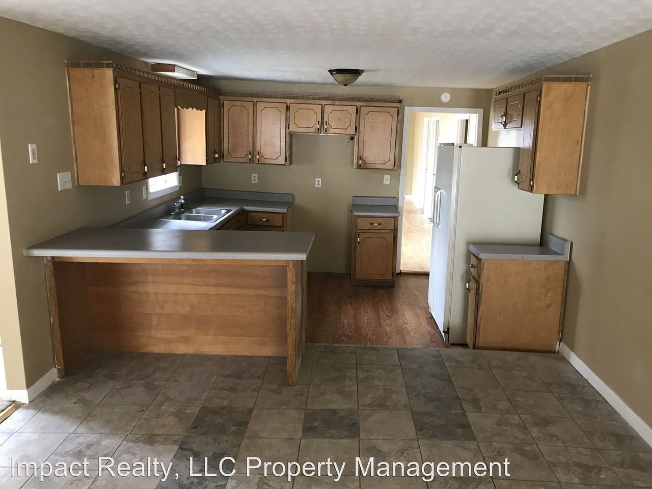 911 Bain Ave - Photo 3 of 7