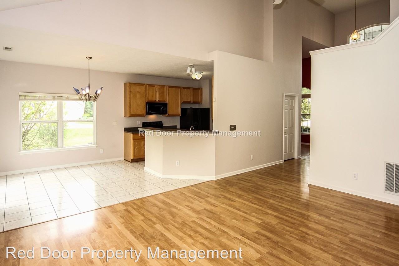 5900 Hollow Oak Trail - Photo 3 of 27