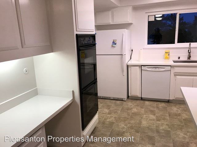 1015 Alfred Ave - Photo 3 of 8