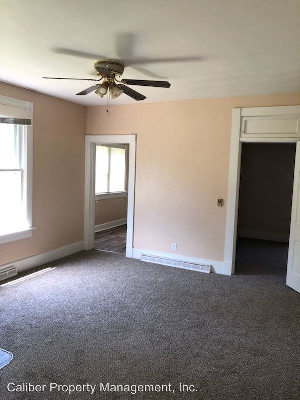 611 Summit Ave - Photo 2 of 18