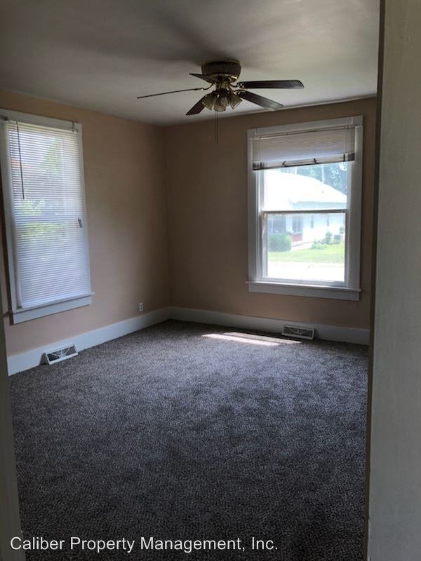 611 Summit Ave - Photo 3 of 18