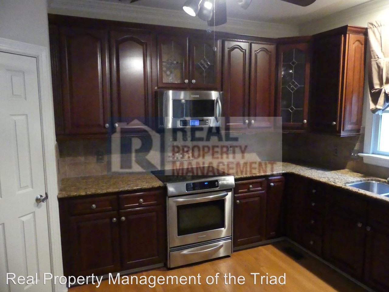 5500 Fleetwood Ln - Photo 3 of 39