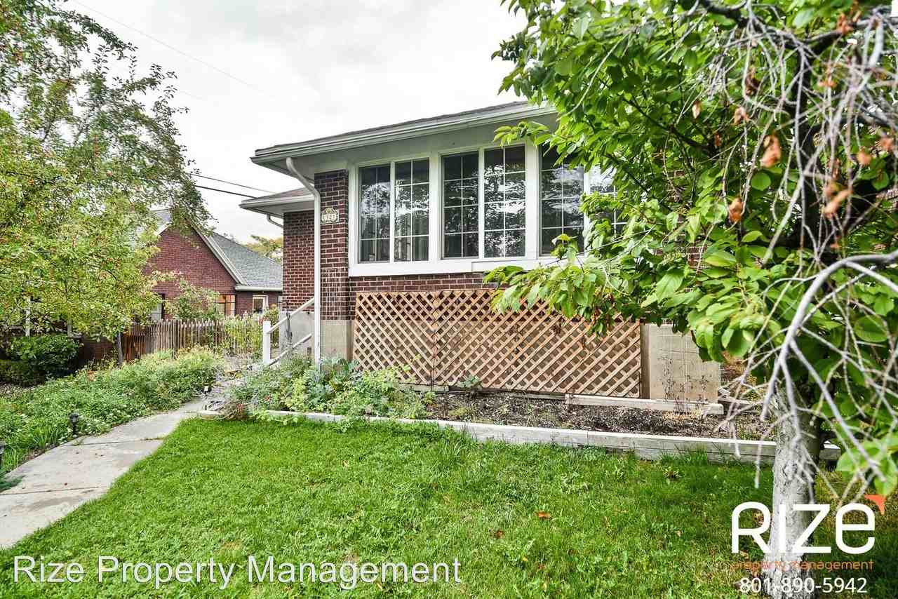 1321 Kensington Ave S - Photo 3 of 40